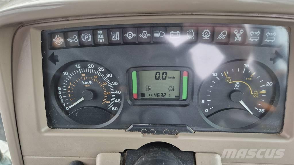 John Deere 6320 SE الجرارات