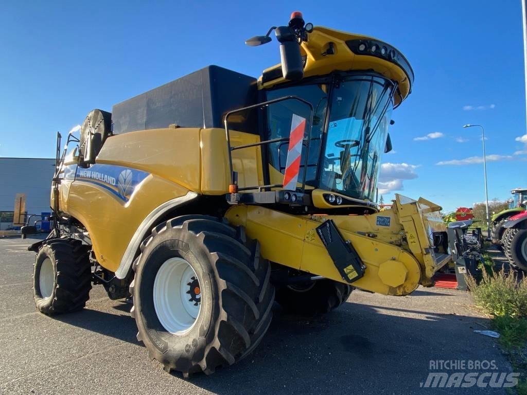 New Holland CX 8.90 حصادات