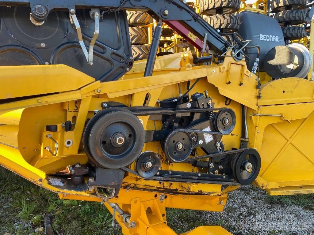 New Holland CX 8.90 حصادات