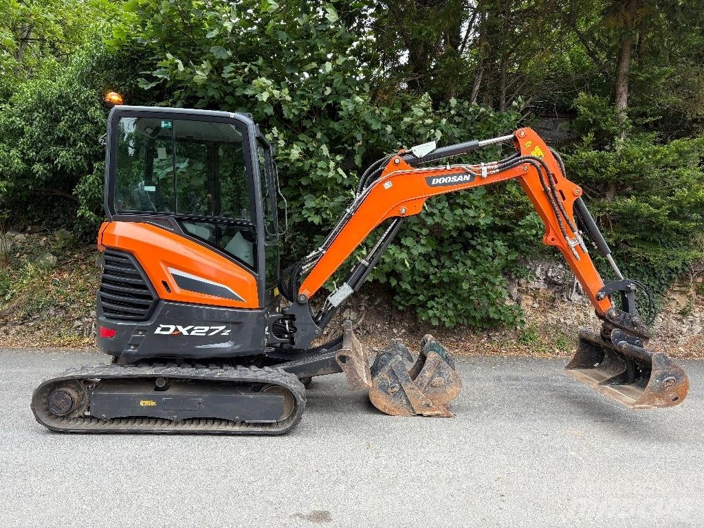 Doosan DX 27 Z حفارات صغيرة أقل من 7 طن (حفارات صغيرة)