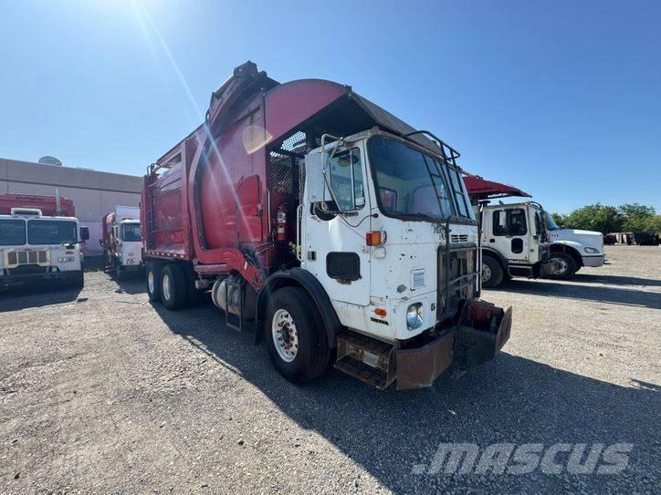 Autocar Front Loader شاحنات المخلفات