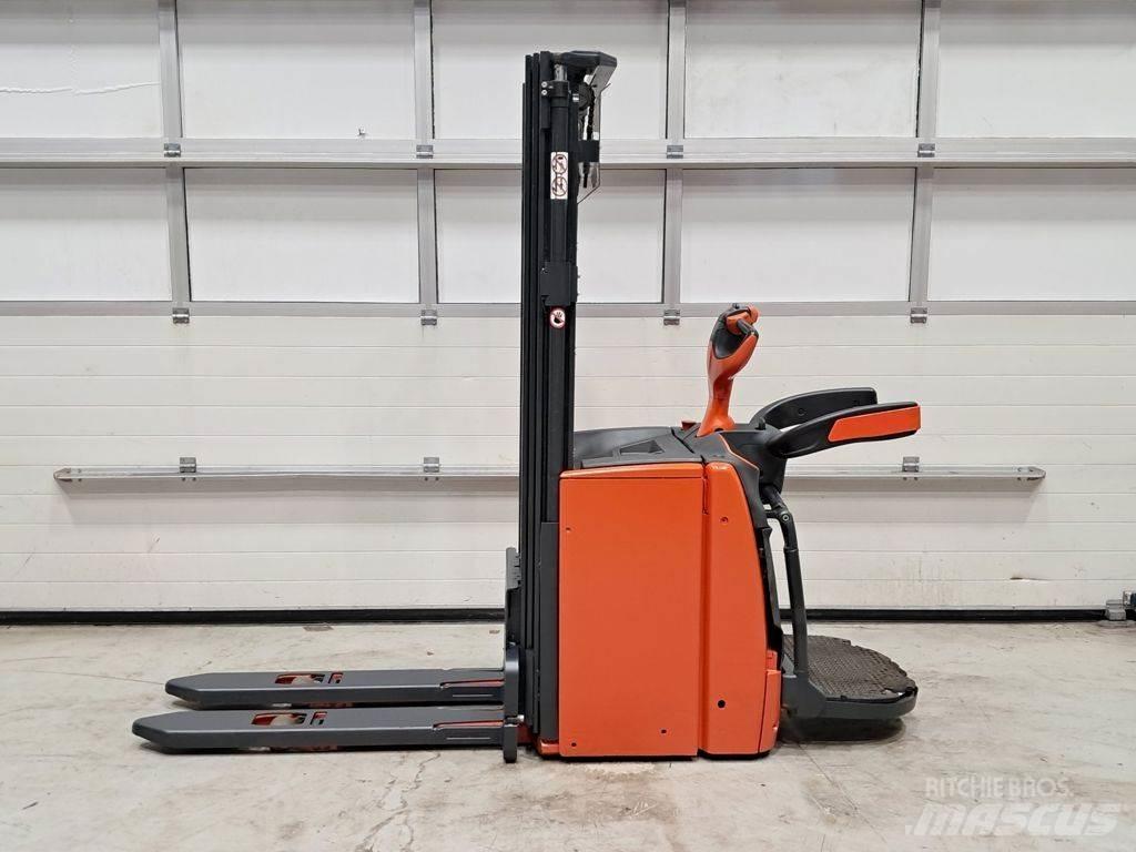 Linde L14 AP معدات التكديس الجوالة