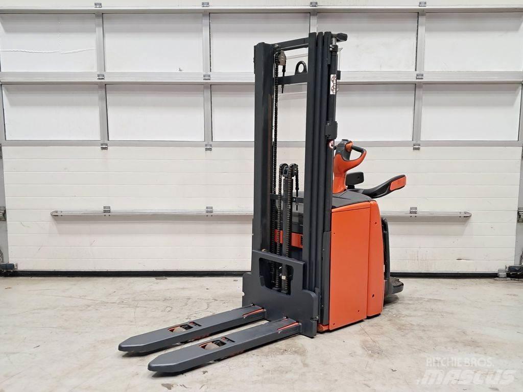 Linde L14 AP معدات التكديس الجوالة