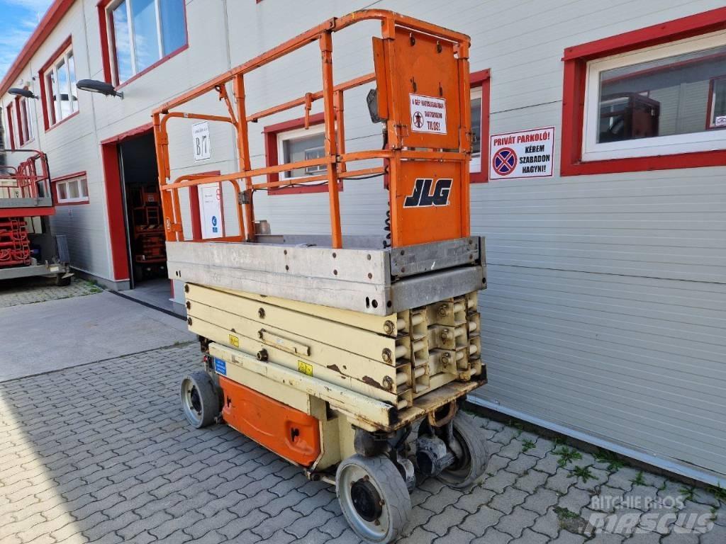 JLG 2630 ES رافعات مقصية الشكل