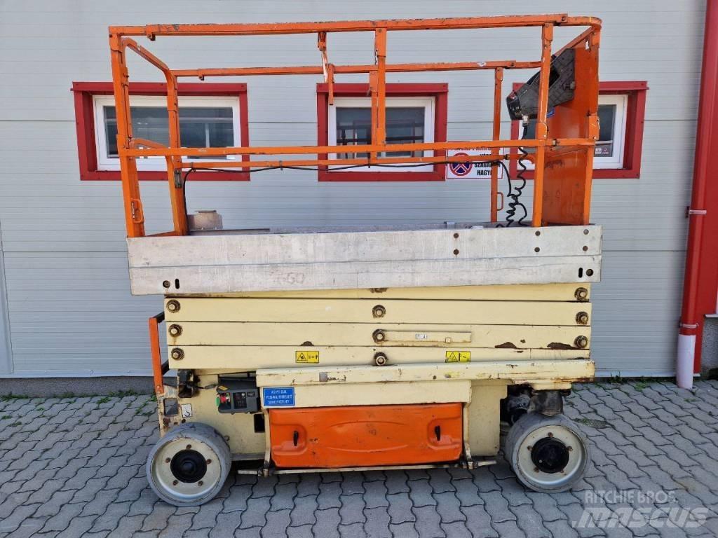 JLG 2630 ES رافعات مقصية الشكل