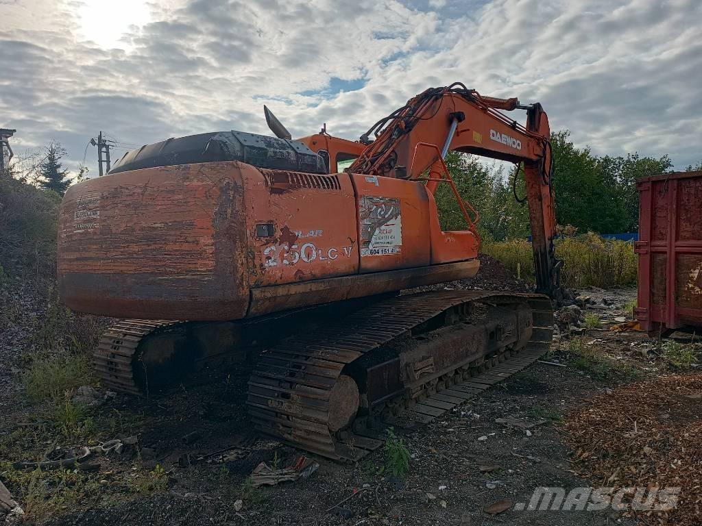 Daewoo S-250 LC-V حفارات زحافة