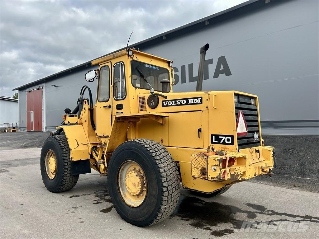 Volvo L 70 لوادر بعجل