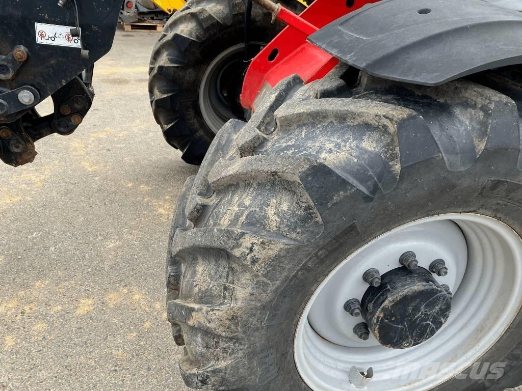 Manitou 841-145 PS + الجرارات