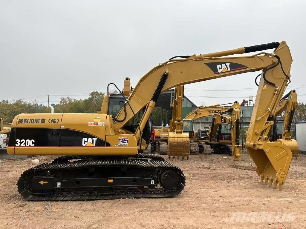 CAT 320 C L حفارات زحافة