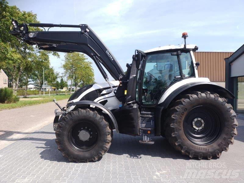 Valtra T 175 A الجرارات