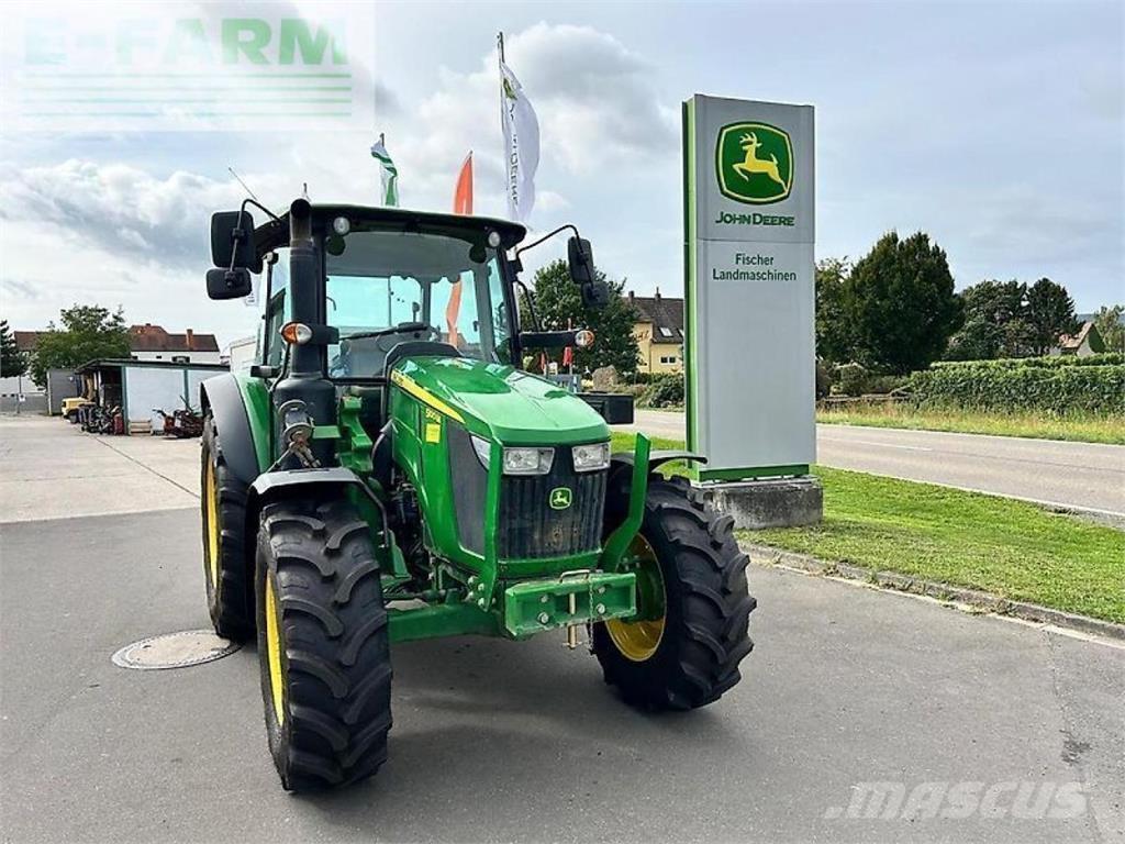 John Deere 5100m الجرارات
