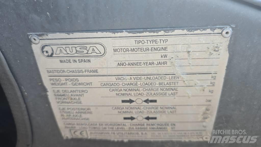 Ausa D 250 عربات نقل قلابة للمواقع