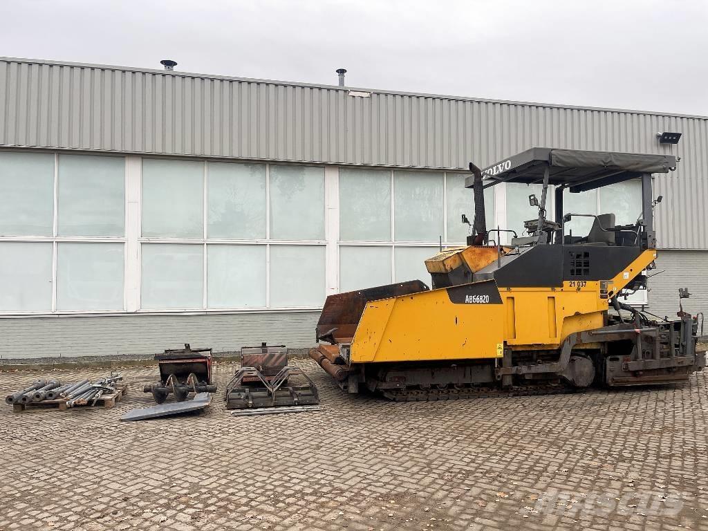 Volvo ABG 6820 معدات السفلتة