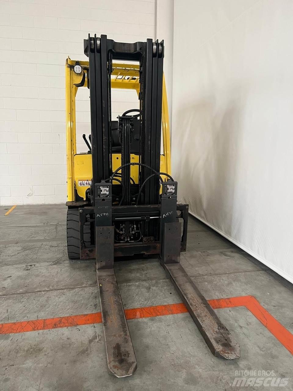 Hyster J3.0XN شاحنات ذات رافعات شوكية تعمل بالكهرباء