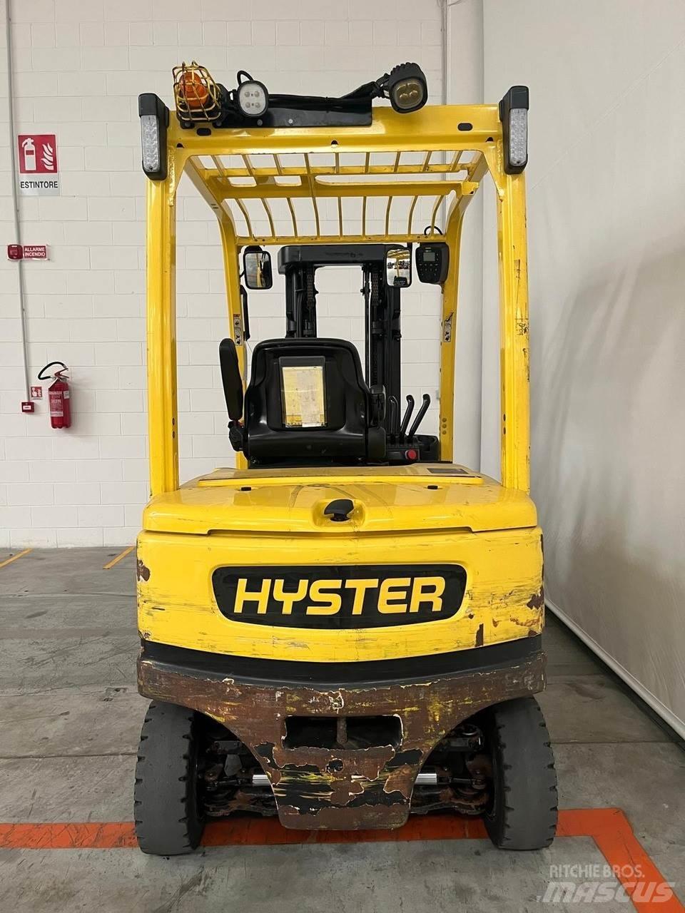 Hyster J3.0XN شاحنات ذات رافعات شوكية تعمل بالكهرباء