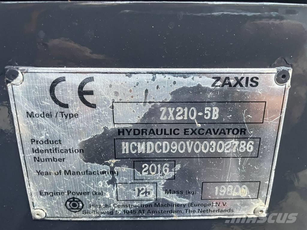 Hitachi ZX 210 LC-5B حفارات زحافة