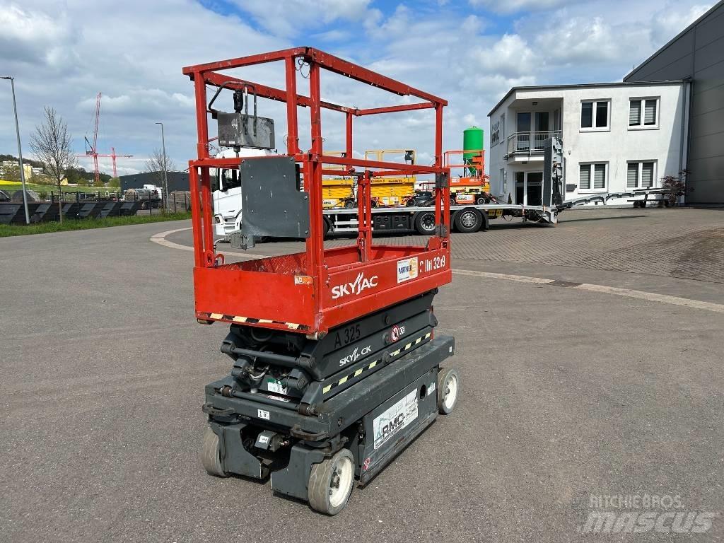 SkyJack SJ III 3219 رافعات مقصية الشكل