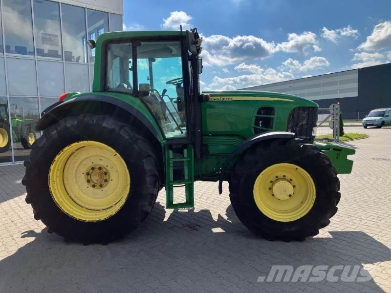 John Deere 7430 الجرارات