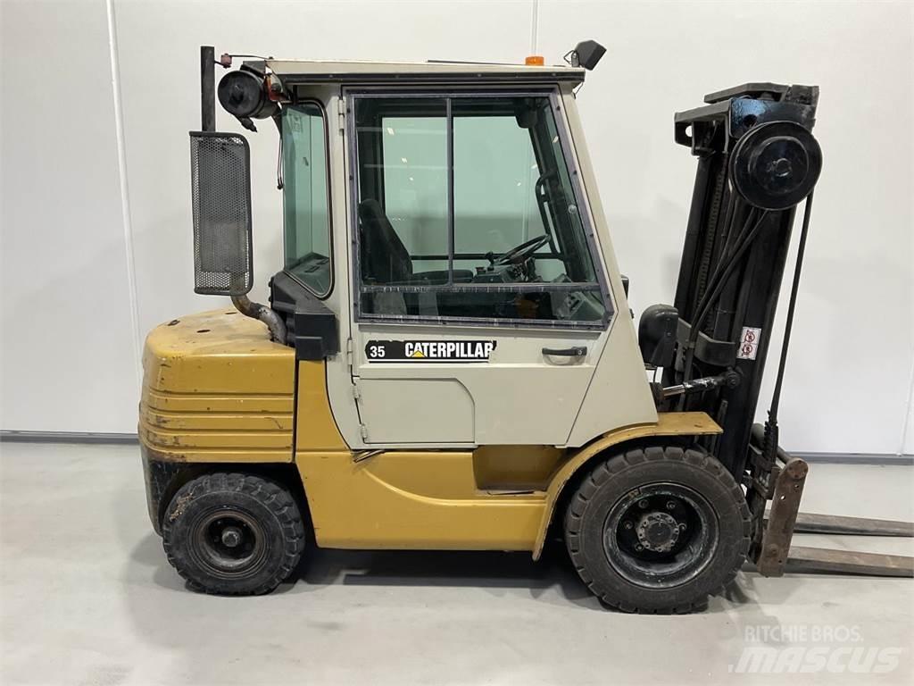 CAT DP35A شاحنات الديزل