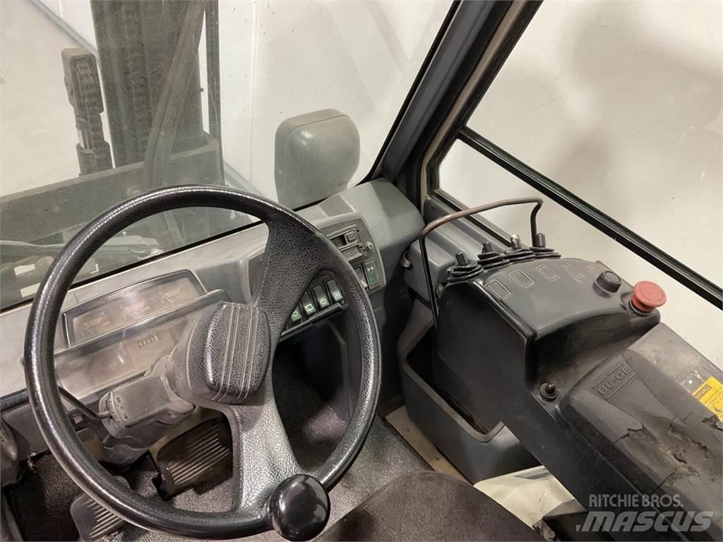 CAT DP35A شاحنات الديزل