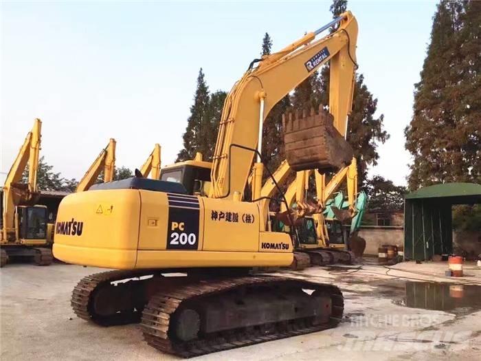 Komatsu PC 200-7 حفارات زحافة
