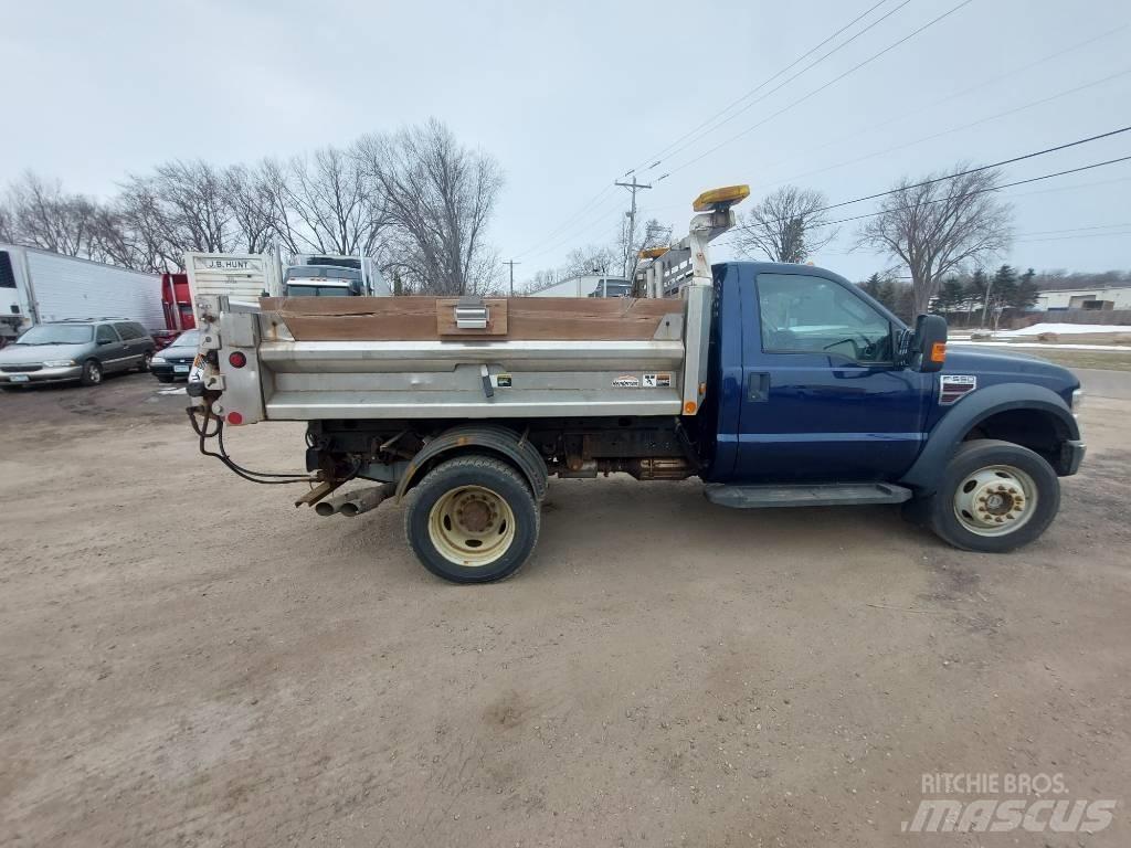 Ford F 550 XLT حراثات ونصول الجليد