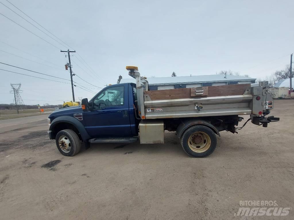 Ford F 550 XLT حراثات ونصول الجليد
