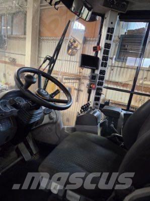 Volvo L 90 H لوادر بعجل