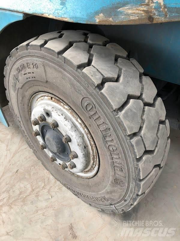 SMV SL 12-600 A شاحنات الديزل
