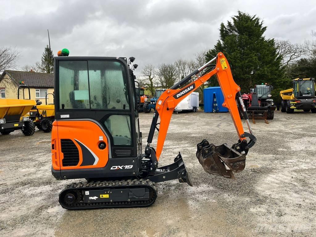 Doosan DX 19 حفارات صغيرة أقل من 7 طن (حفارات صغيرة)