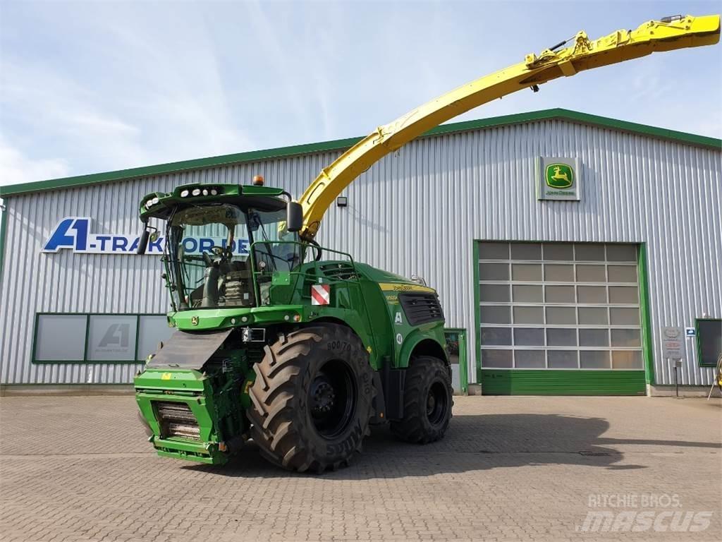 John Deere 9900 حصادات الأعلاف