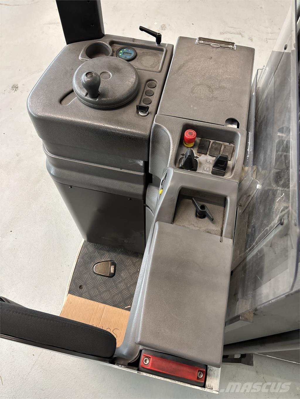 Atlet A160 شاحنات مناولة ذاتية الدفع