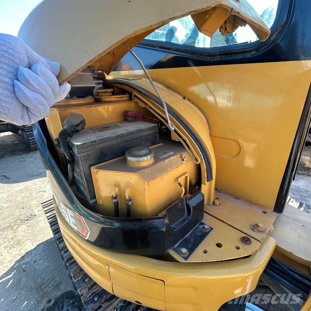 CAT 305.5 E حفارات زحافة