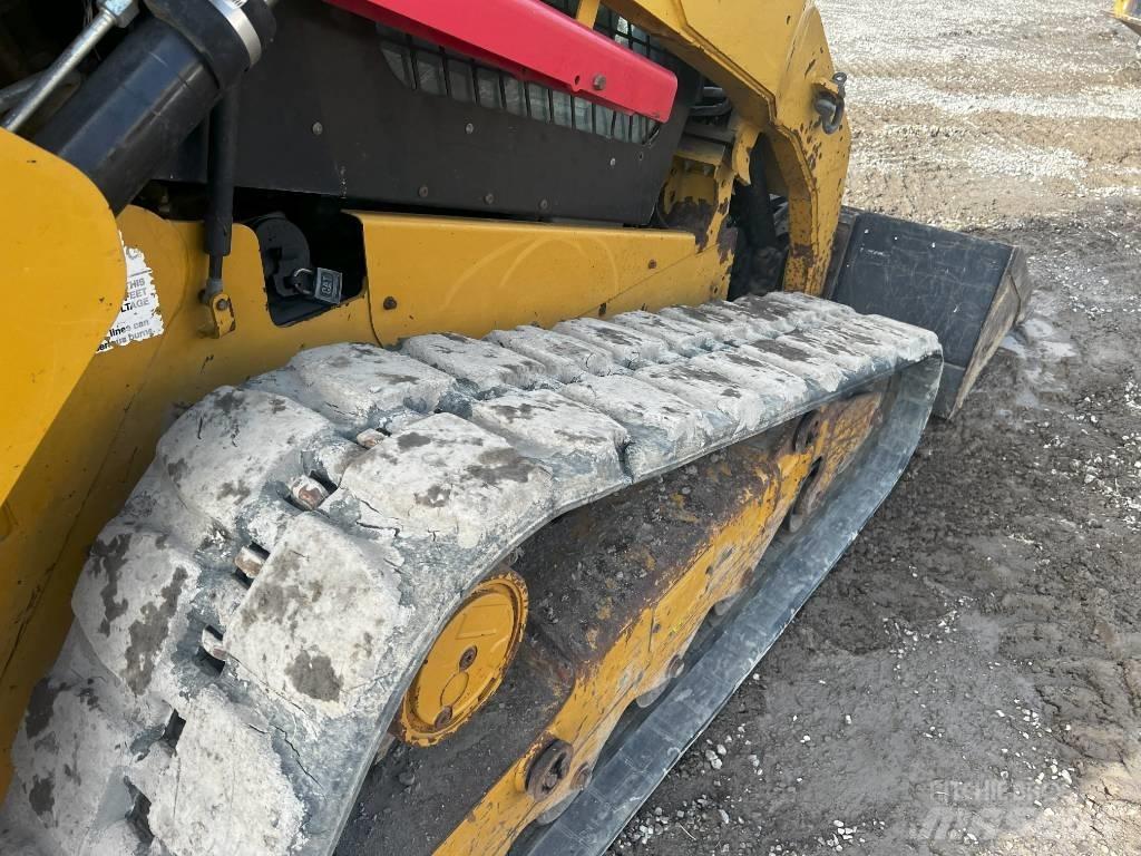 CAT 299 D XHP لوادر انزلاقية التوجيه
