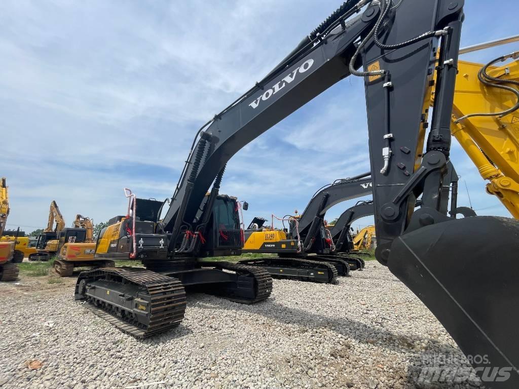 Volvo EC 300 حفارات زحافة
