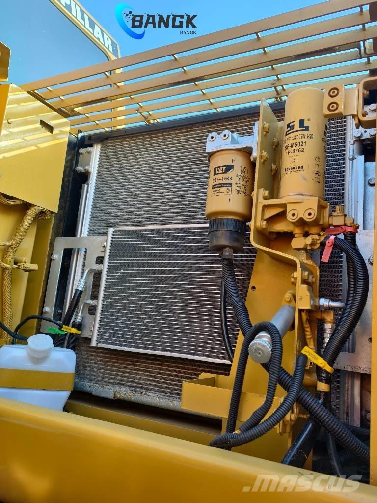 CAT 330 CL حفارات زحافة