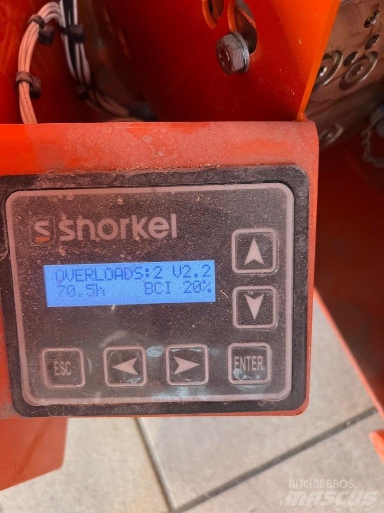 Snorkel S 1932 E رافعات مقصية الشكل