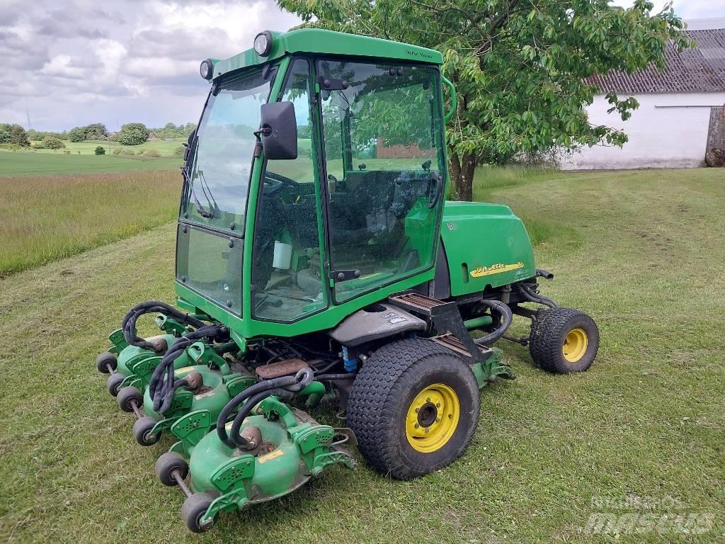 John Deere 3245 C ماكينات جز العشب