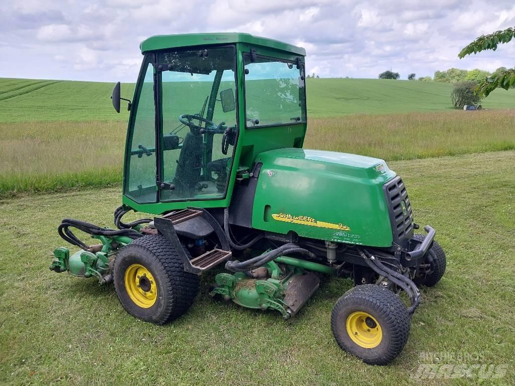 John Deere 3245 C ماكينات جز العشب