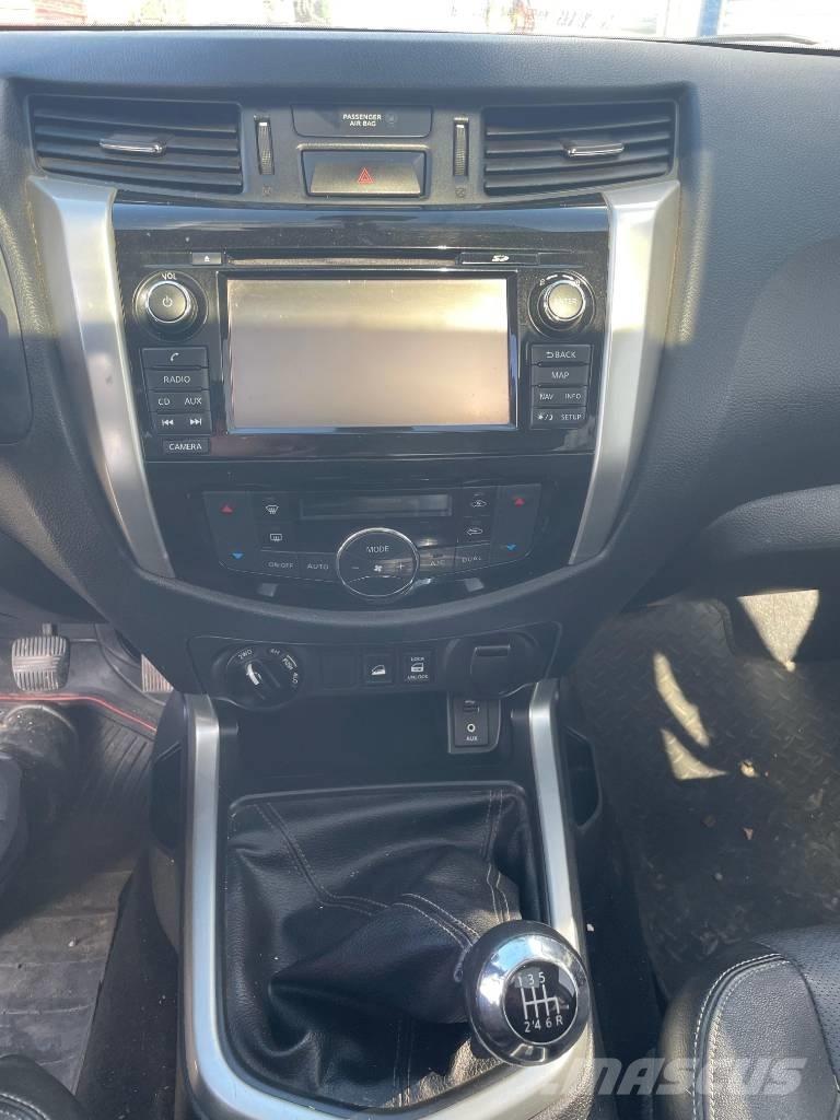 Nissan Navara شاحنات خفيفة/مفصلية الجوانب