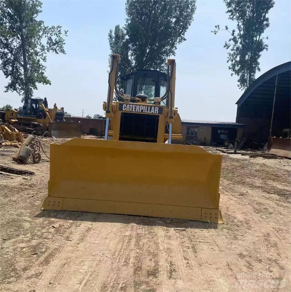 CAT D 7 G بلدوزرات مجنزرة