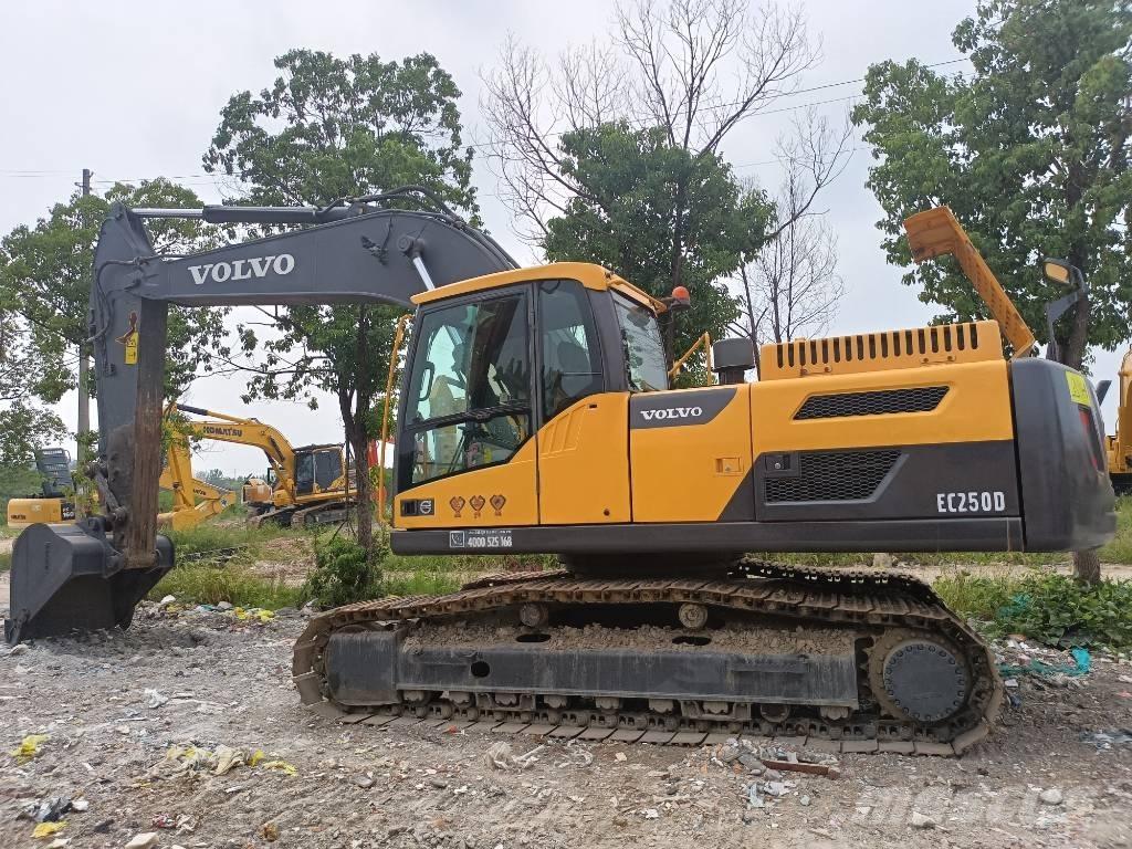 Volvo ec250 حفارات زحافة