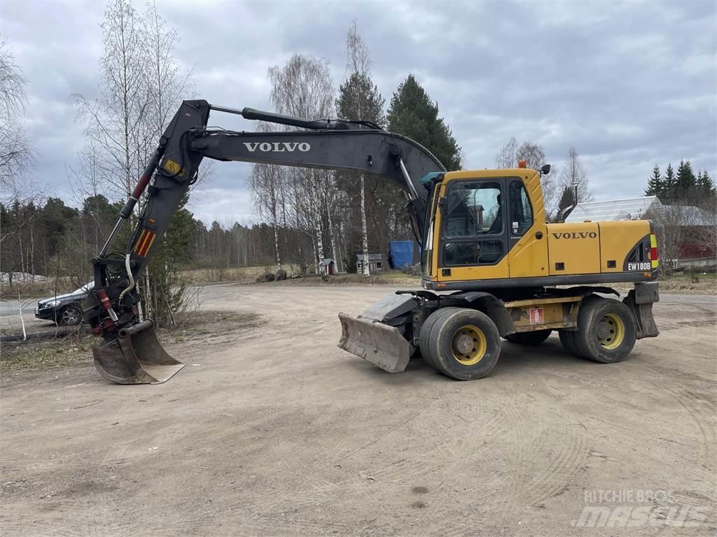 Volvo EW 180 B حفارات بعجل