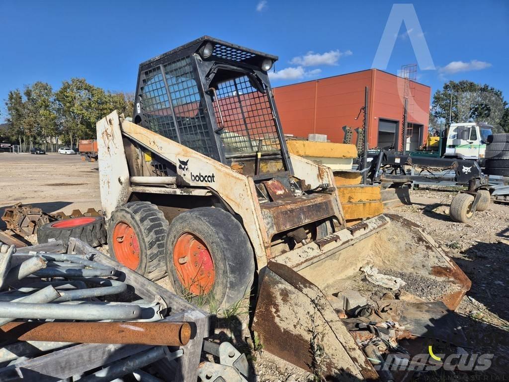 Bobcat 743 لوادر انزلاقية التوجيه