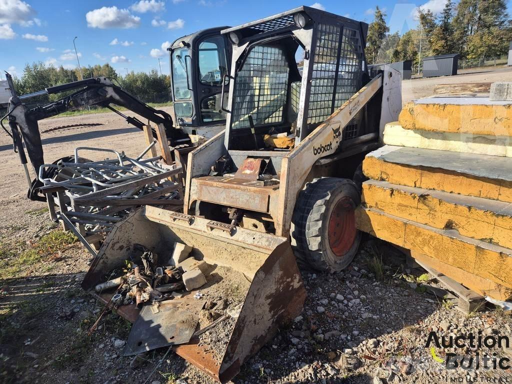 Bobcat 743 لوادر انزلاقية التوجيه