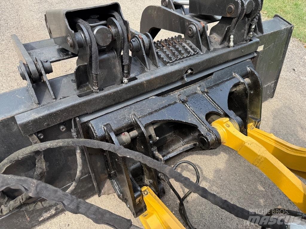 CAT 908 H لوادر بعجل