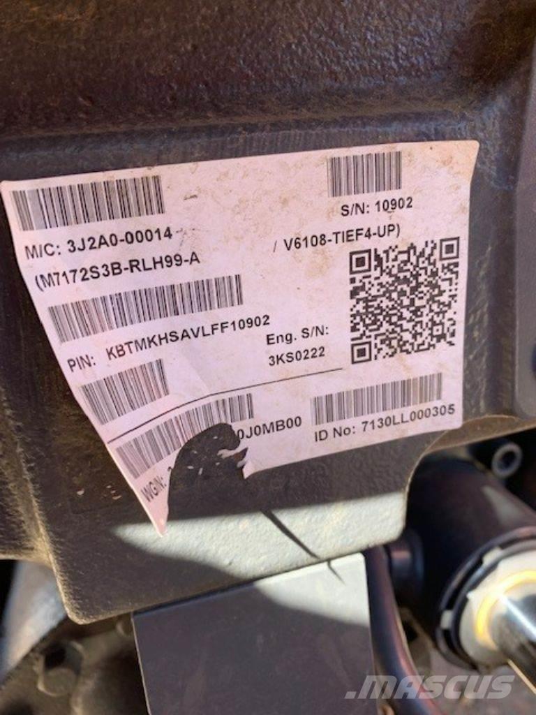 Kubota M7-172D-PS الجرارات
