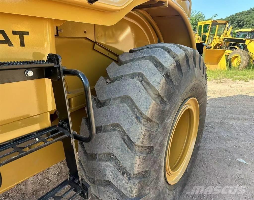 CAT 966H لوادر بعجل