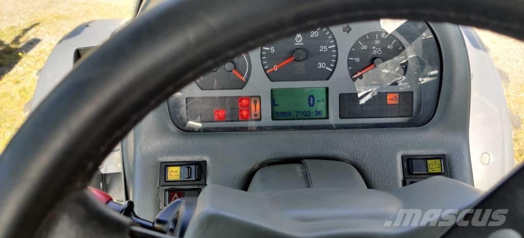 Valtra S 260 الجرارات