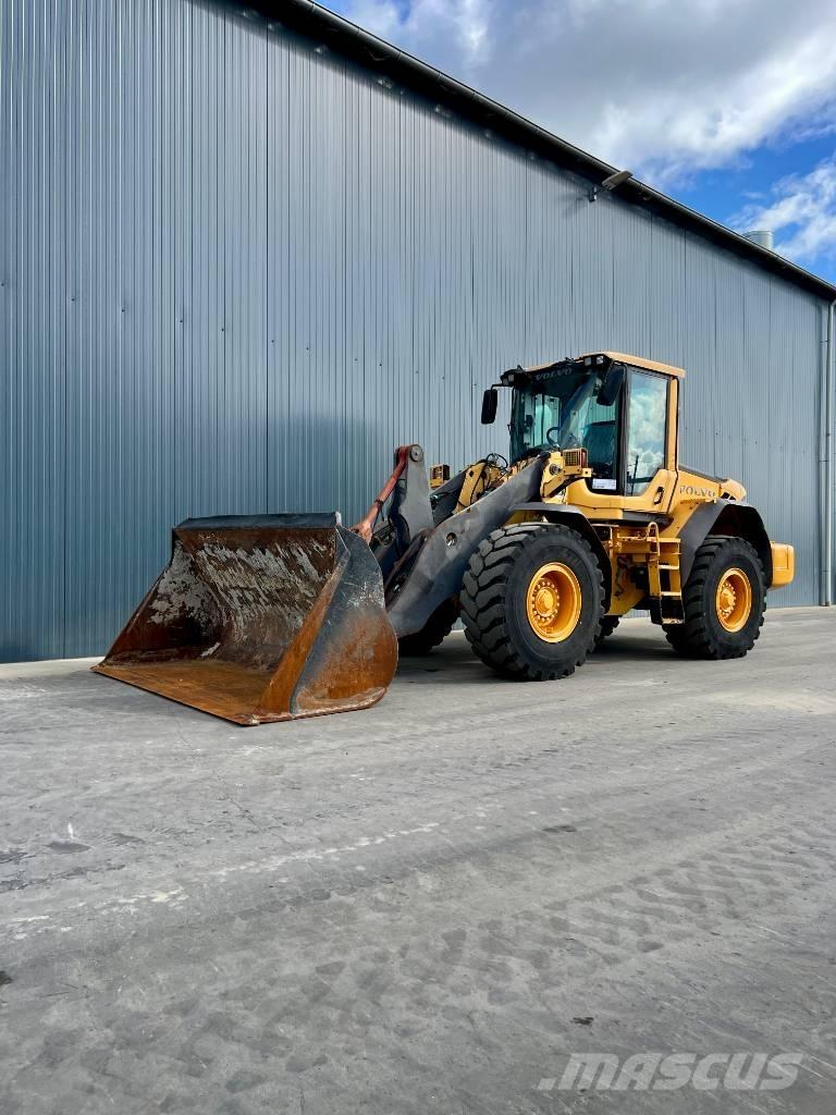 Volvo L90F لوادر بعجل